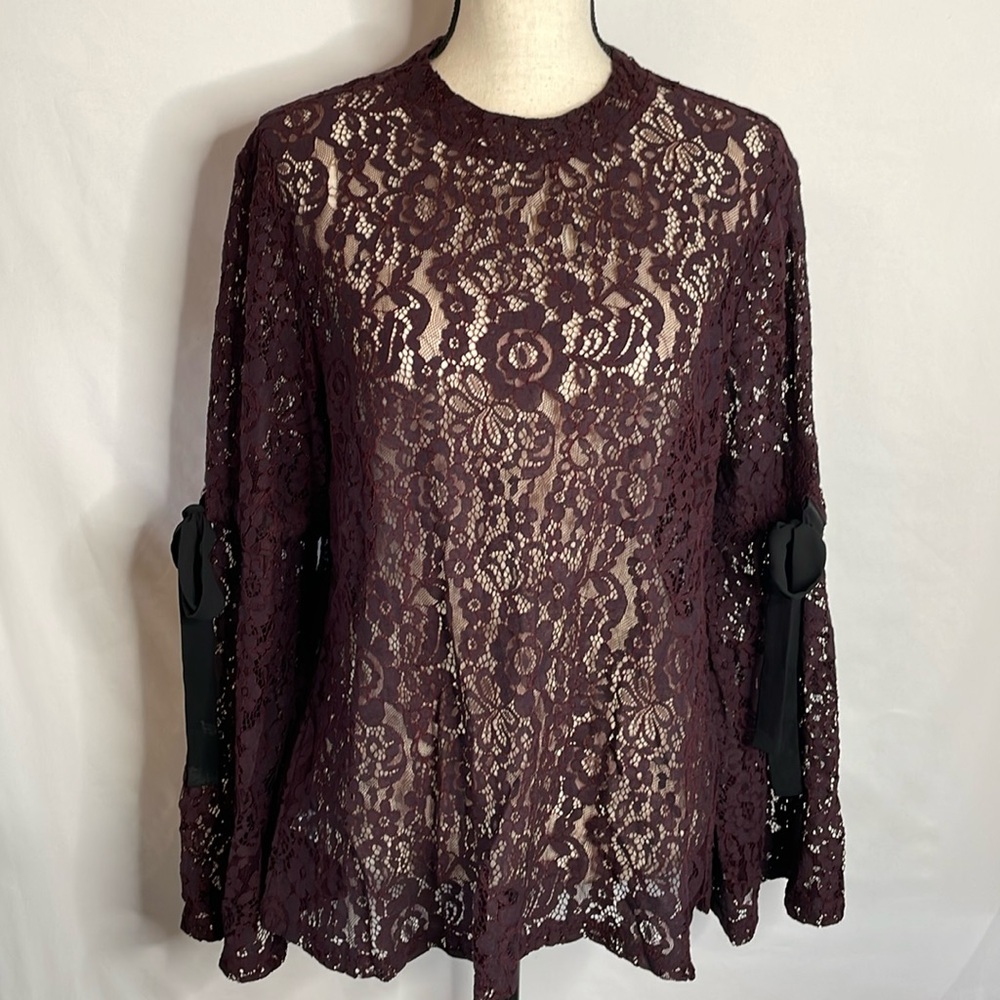 Loft‎ lace blouse bell Sleeves size large tie at sleeves deep burgundy